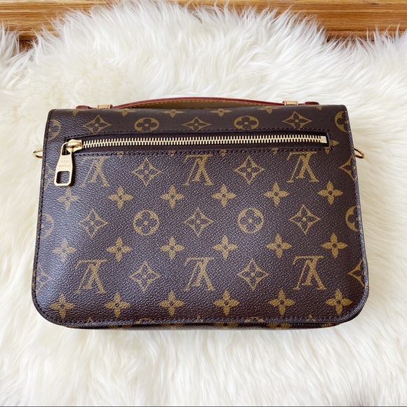 LV Pochette Métis in Monogram Canvas - Picture 3 of 15